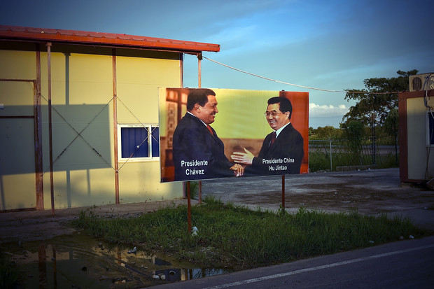 Chávez utiliza los préstamos y las inversiones chinas para mantenerse en el poder